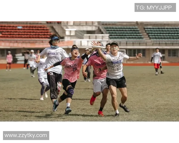 飞盘运动的魅力与挑战:深入探讨杭州飞盘队的灵活性与团队合作精神